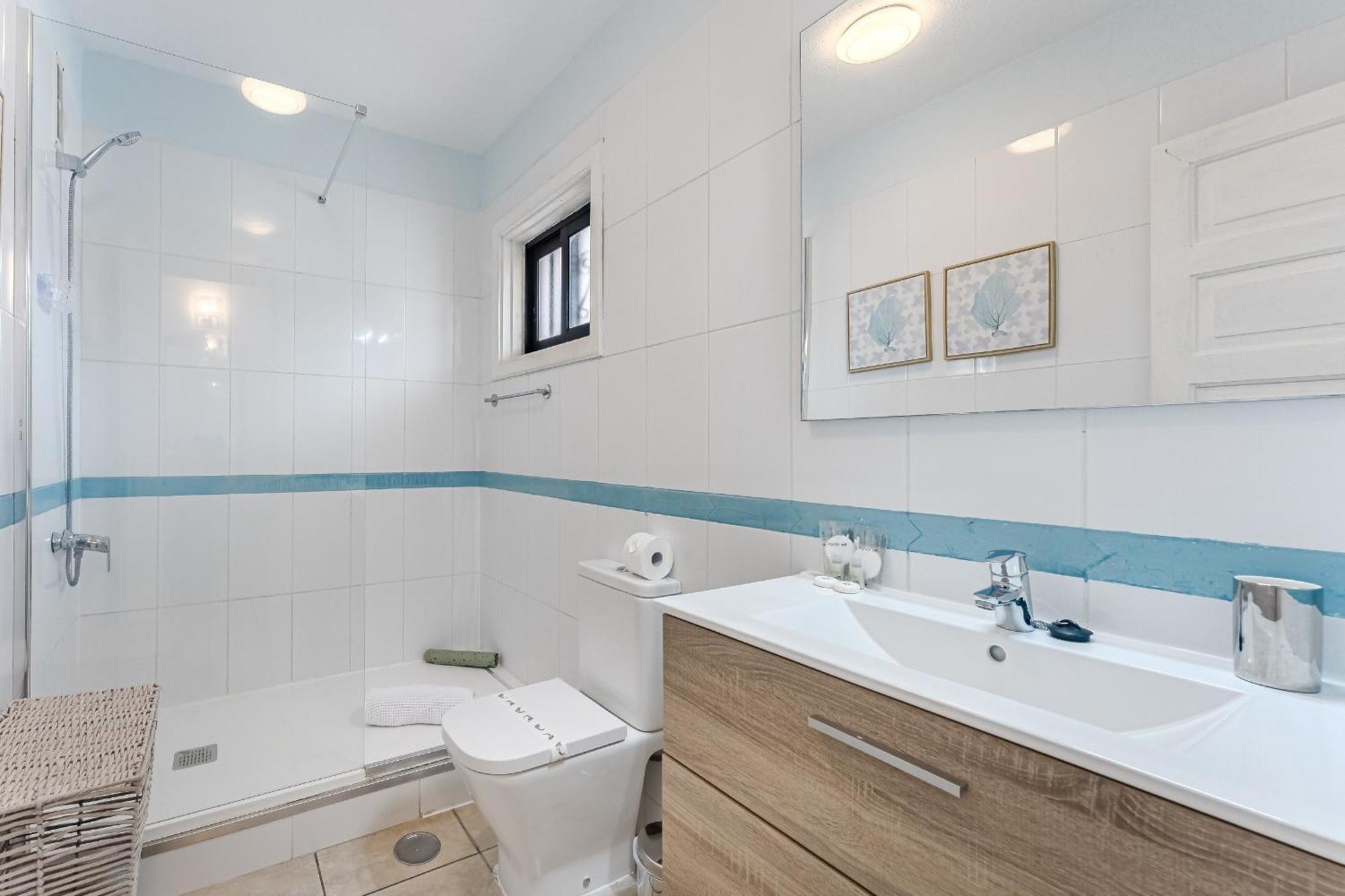 Blue Cristianos By Welcome Tenerife 洛斯克里斯蒂亚诺斯 客房 照片
